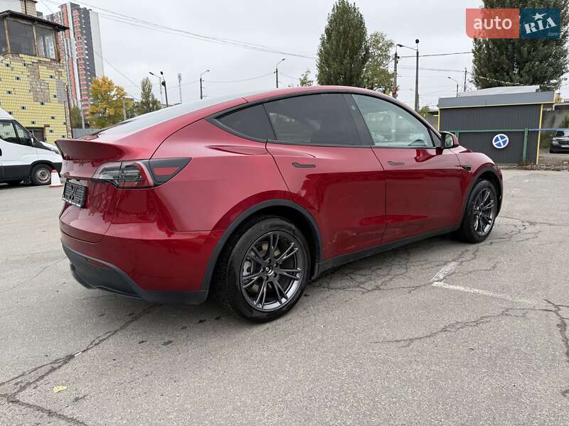 Позашляховик / Кросовер Tesla Model Y 2024 в Києві