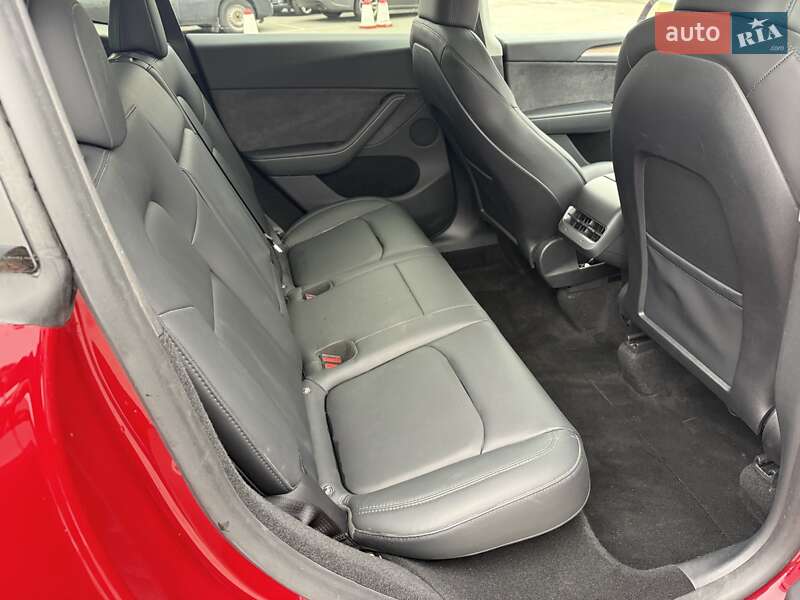 Позашляховик / Кросовер Tesla Model Y 2024 в Києві