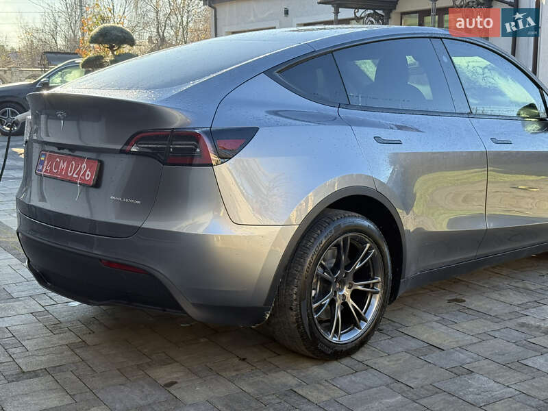 Позашляховик / Кросовер Tesla Model Y 2024 в Львові