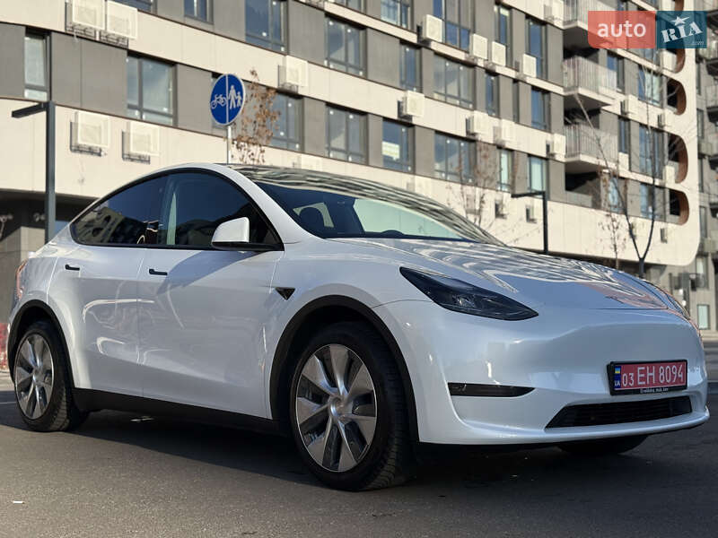 Внедорожник / Кроссовер Tesla Model Y 2023 в Киеве