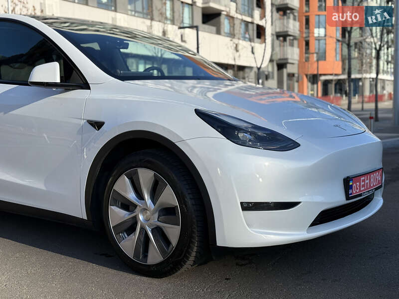 Внедорожник / Кроссовер Tesla Model Y 2023 в Киеве