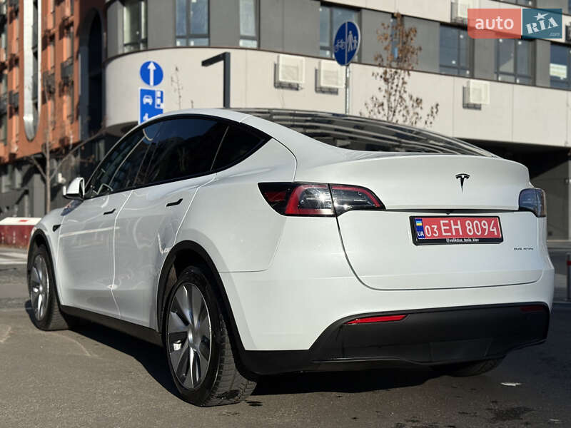 Внедорожник / Кроссовер Tesla Model Y 2023 в Киеве