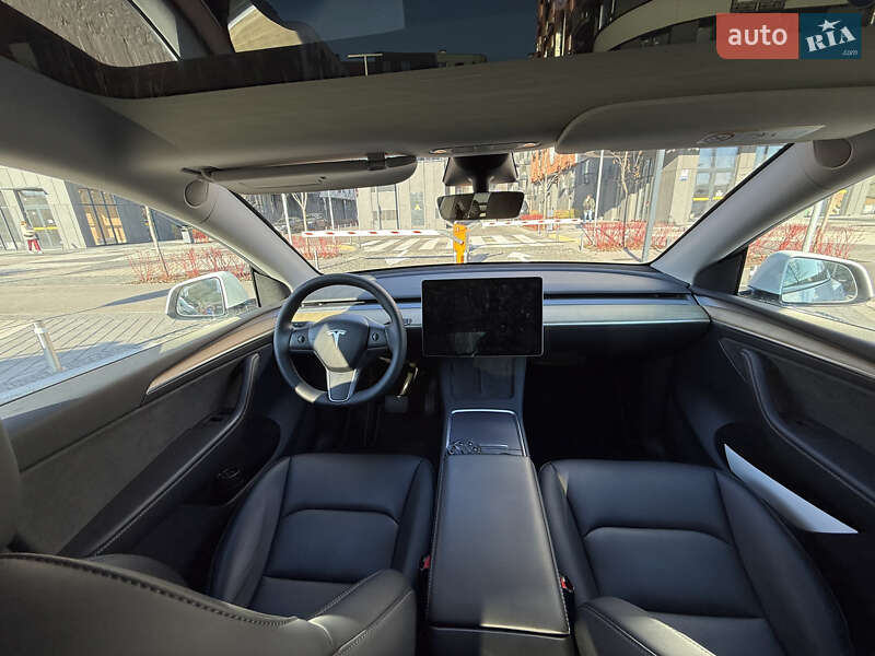 Внедорожник / Кроссовер Tesla Model Y 2023 в Киеве