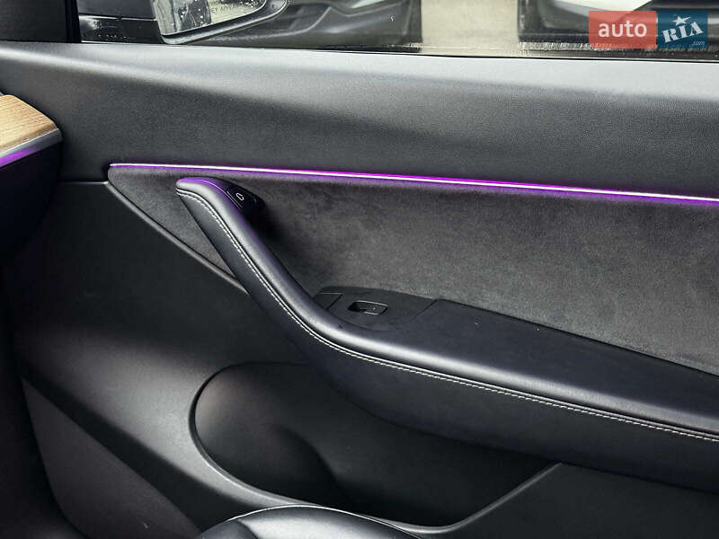 Внедорожник / Кроссовер Tesla Model Y 2021 в Харькове