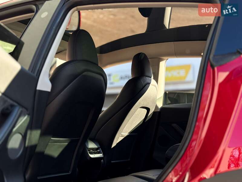 Внедорожник / Кроссовер Tesla Model Y 2022 в Киеве