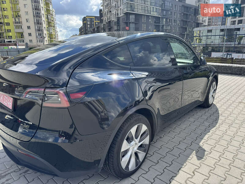 Внедорожник / Кроссовер Tesla Model Y 2024 в Львове