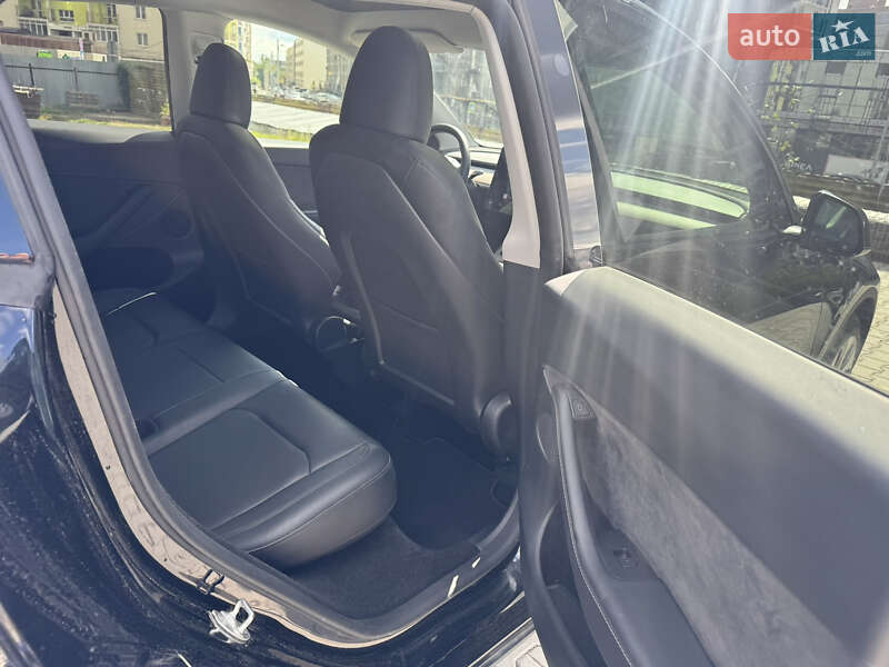 Внедорожник / Кроссовер Tesla Model Y 2024 в Львове