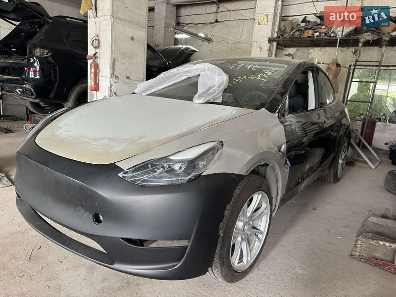 Внедорожник / Кроссовер Tesla Model Y 2024 в Львове
