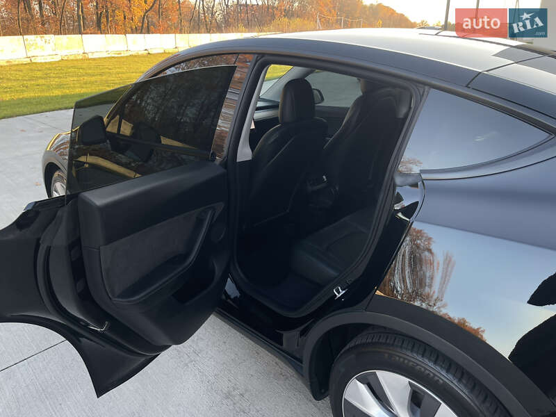 Позашляховик / Кросовер Tesla Model Y 2021 в Луцьку