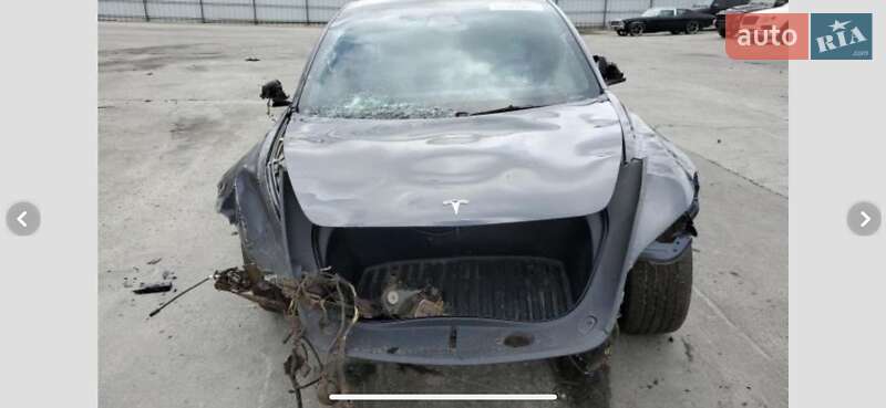 Внедорожник / Кроссовер Tesla Model Y 2024 в Киеве