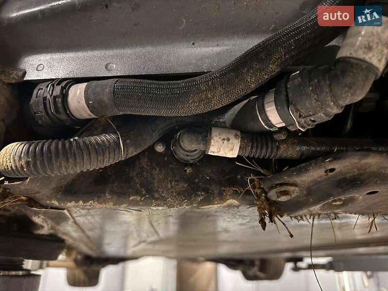 Внедорожник / Кроссовер Tesla Model Y 2024 в Киеве