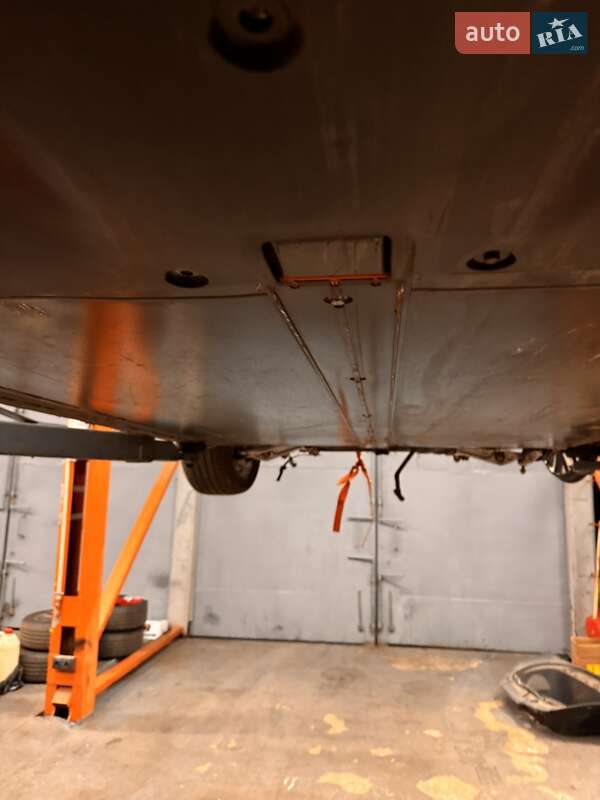 Внедорожник / Кроссовер Tesla Model Y 2024 в Киеве