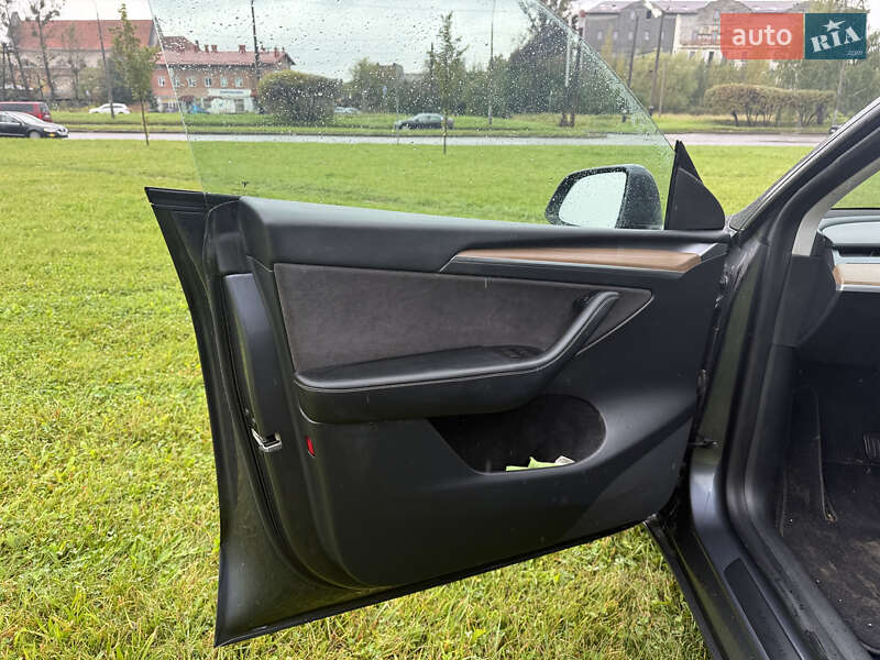 Внедорожник / Кроссовер Tesla Model Y 2023 в Львове фото 10 Внедорожник / Кроссовер Tesla Model Y 2023 в Львове