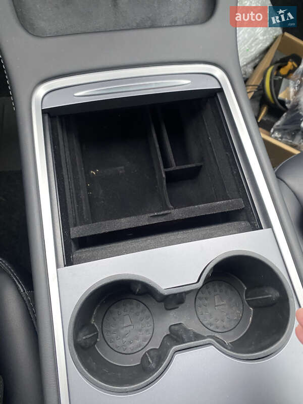 Позашляховик / Кросовер Tesla Model Y 2023 в Рівному