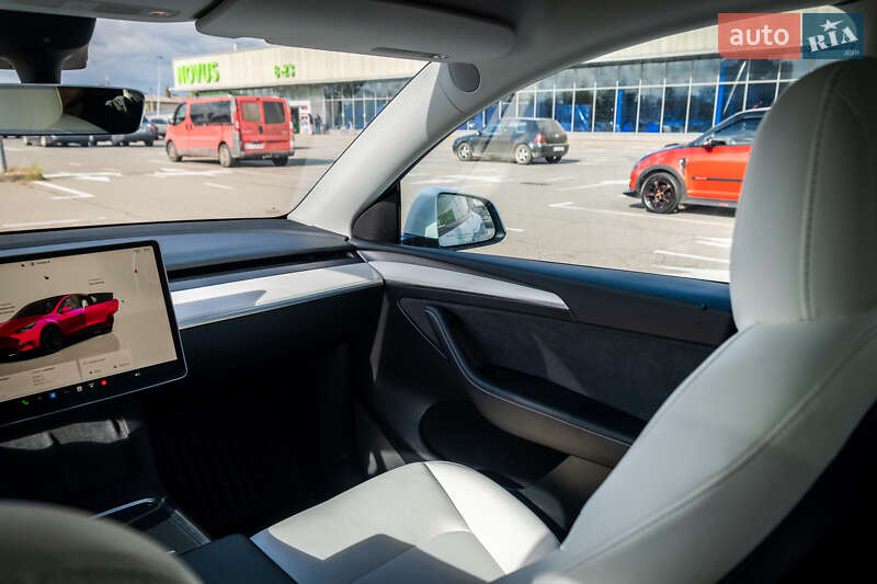Внедорожник / Кроссовер Tesla Model Y 2022 в Ирпене