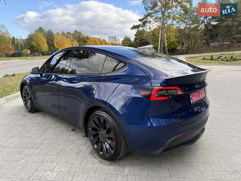 Tesla Model Y 2021