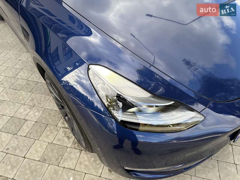 Позашляховик / Кросовер Tesla Model Y 2021 в Львові
