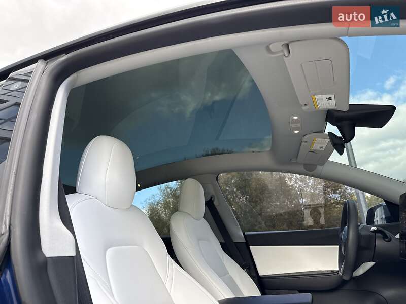 Позашляховик / Кросовер Tesla Model Y 2021 в Львові