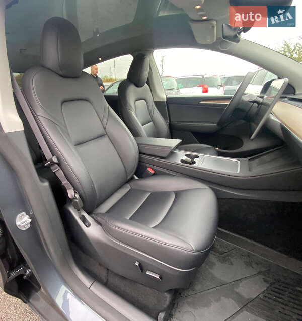 Внедорожник / Кроссовер Tesla Model Y 2023 в Ровно