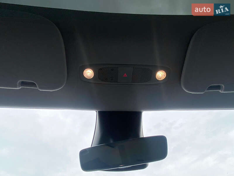 Внедорожник / Кроссовер Tesla Model Y 2023 в Ровно