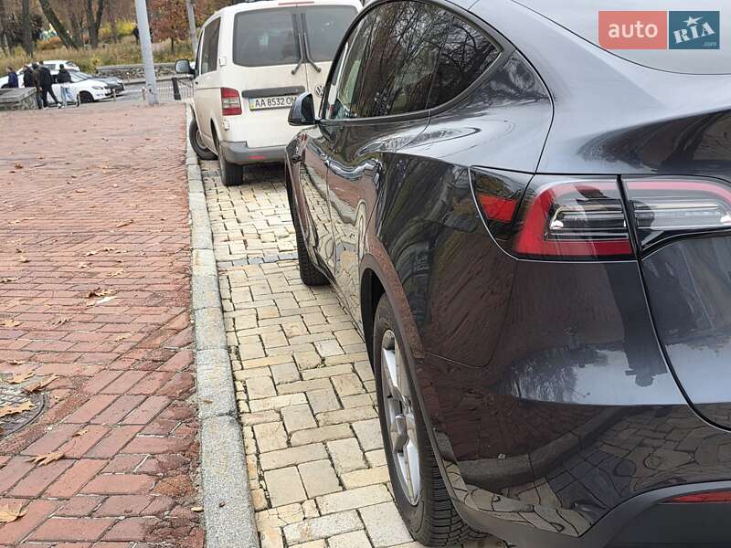 Позашляховик / Кросовер Tesla Model Y 2024 в Києві