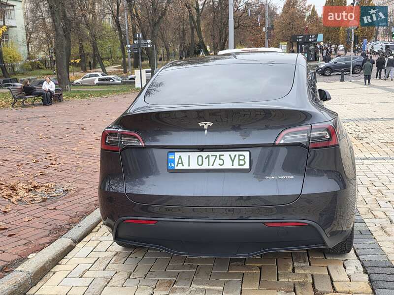 Позашляховик / Кросовер Tesla Model Y 2024 в Києві