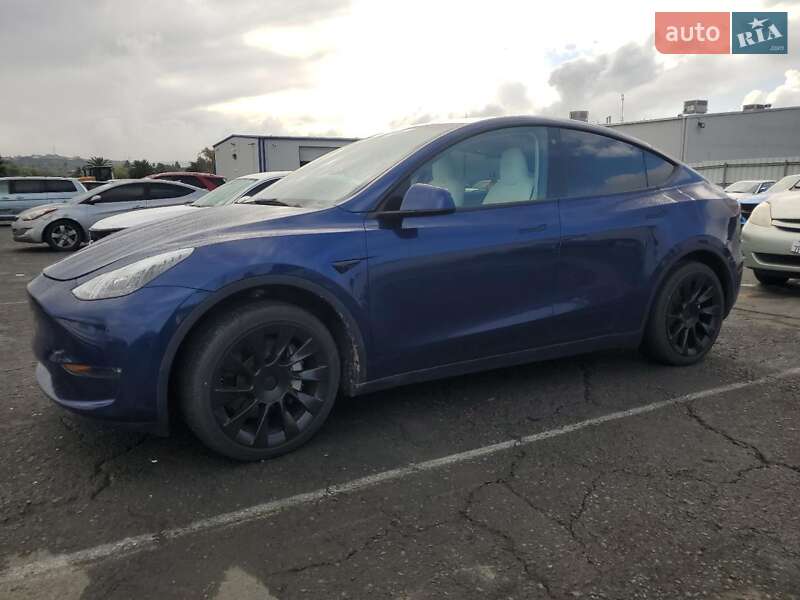 Tesla Model Y 2023