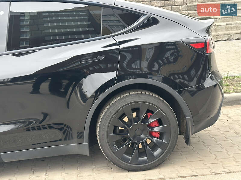 Внедорожник / Кроссовер Tesla Model Y 2021 в Киеве