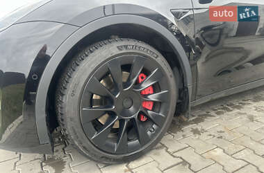 Внедорожник / Кроссовер Tesla Model Y 2021 в Киеве