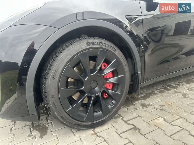 Внедорожник / Кроссовер Tesla Model Y 2021 в Киеве
