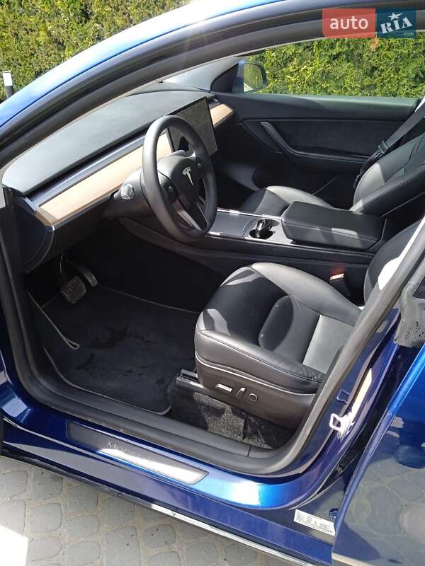 Внедорожник / Кроссовер Tesla Model Y 2021 в Ивано-Франковске