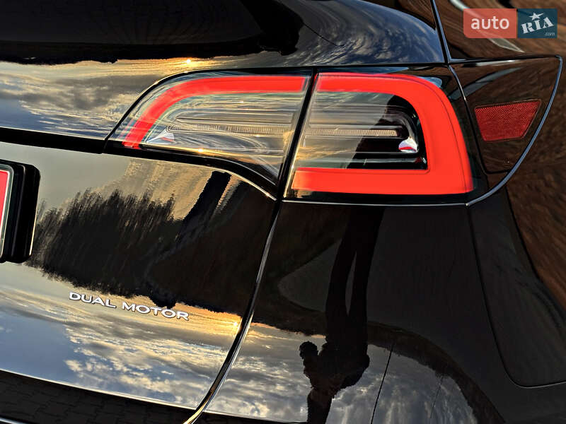 Внедорожник / Кроссовер Tesla Model Y 2024 в Черновцах