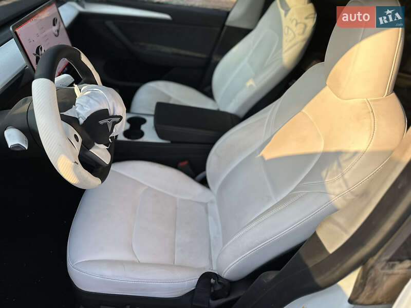 Позашляховик / Кросовер Tesla Model Y 2023 в Рівному