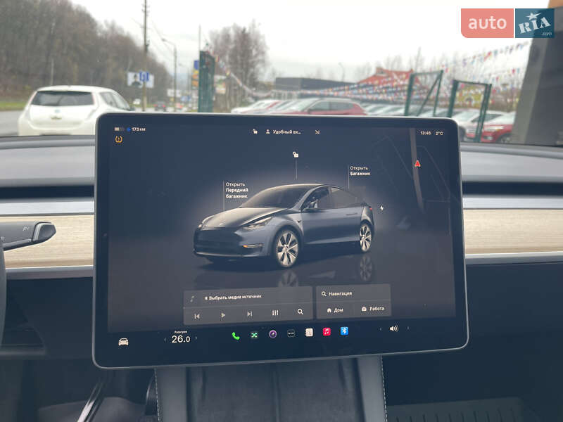 Позашляховик / Кросовер Tesla Model Y 2024 в Чернівцях