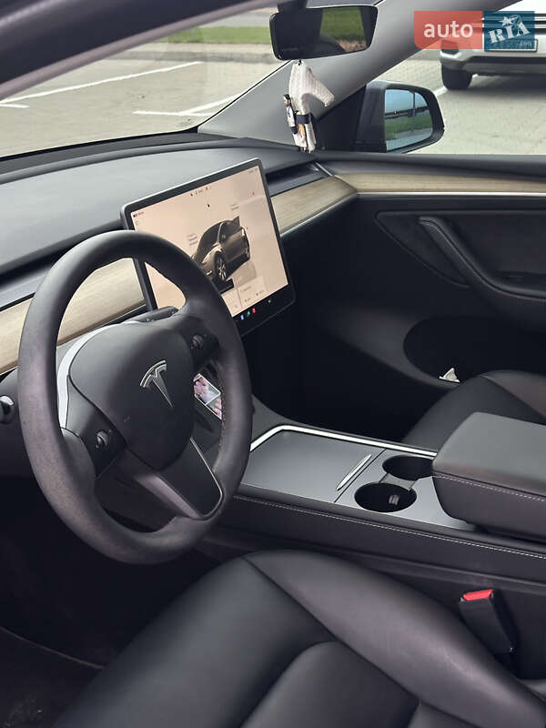 Внедорожник / Кроссовер Tesla Model Y 2022 в Киеве