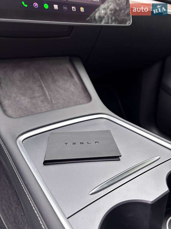 Позашляховик / Кросовер Tesla Model Y 2024 в Івано-Франківську