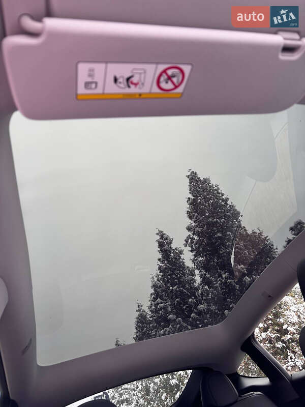 Позашляховик / Кросовер Tesla Model Y 2024 в Івано-Франківську