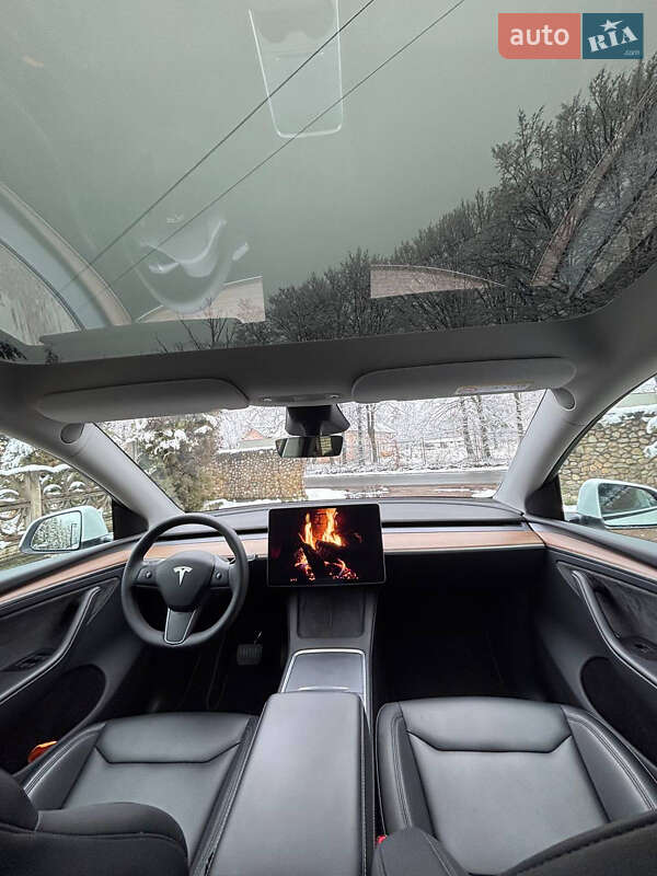 Позашляховик / Кросовер Tesla Model Y 2024 в Івано-Франківську