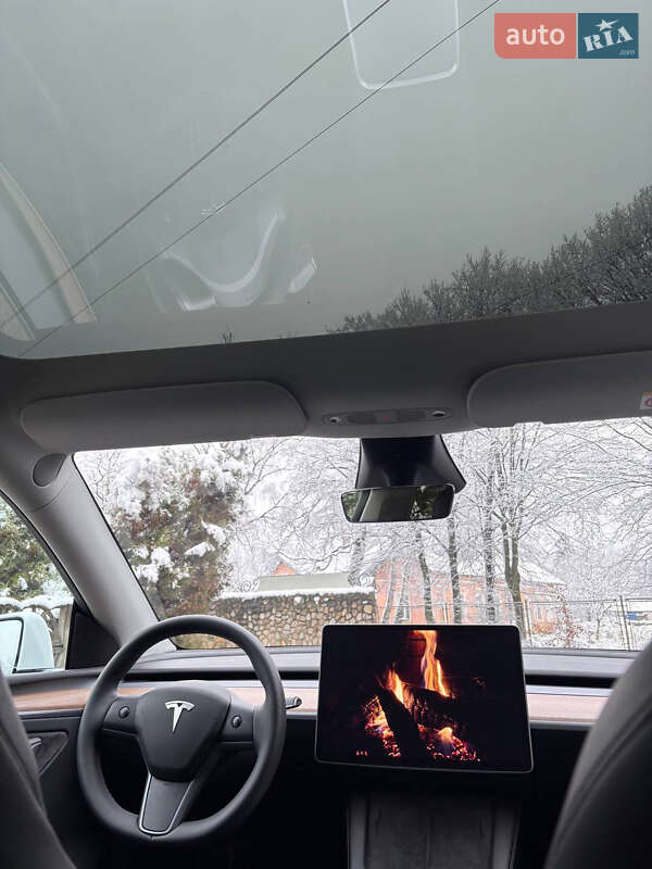 Позашляховик / Кросовер Tesla Model Y 2024 в Івано-Франківську