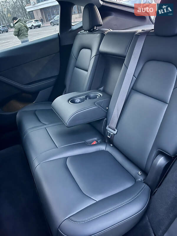 Внедорожник / Кроссовер Tesla Model Y 2023 в Кременчуге