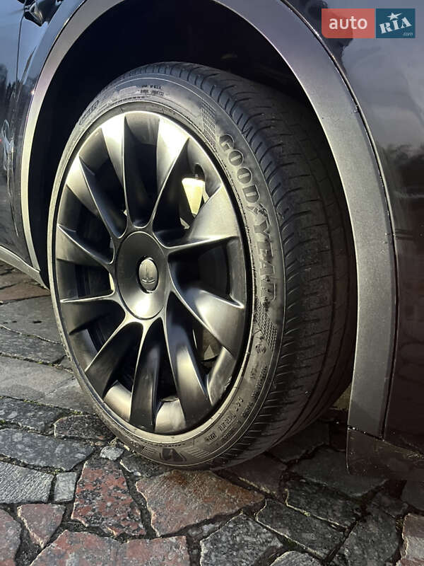 Внедорожник / Кроссовер Tesla Model Y 2023 в Кременчуге