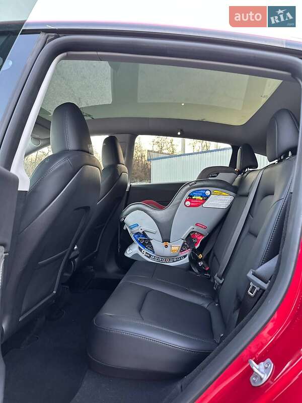 Позашляховик / Кросовер Tesla Model Y 2023 в Дніпрі фото 9 Позашляховик / Кросовер Tesla Model Y 2023 в Дніпрі