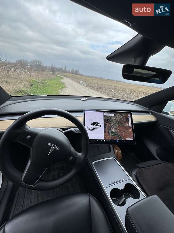 Внедорожник / Кроссовер Tesla Model Y 2021 в Киеве