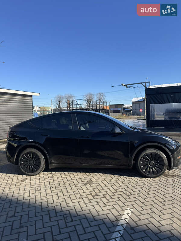 Позашляховик / Кросовер Tesla Model Y 2022 в Івано-Франківську