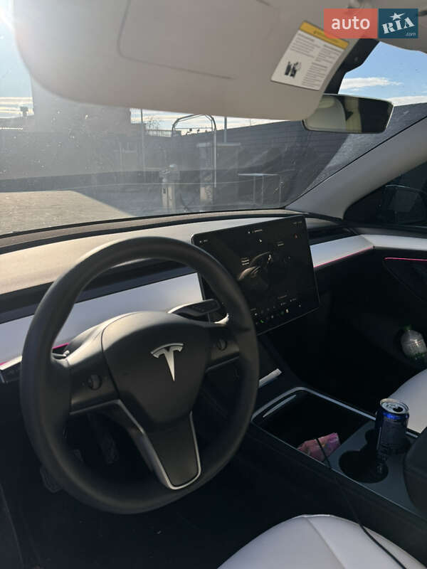 Позашляховик / Кросовер Tesla Model Y 2022 в Івано-Франківську