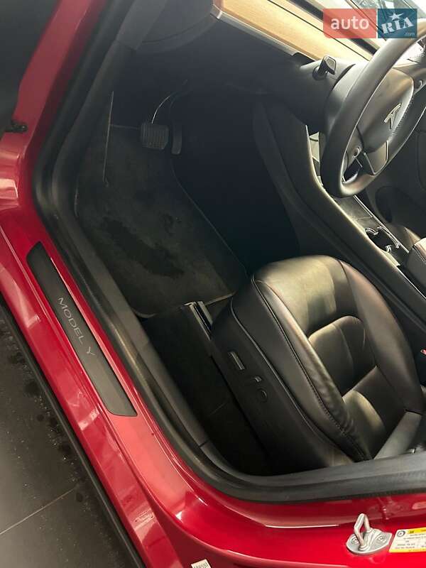 Внедорожник / Кроссовер Tesla Model Y 2020 в Тернополе