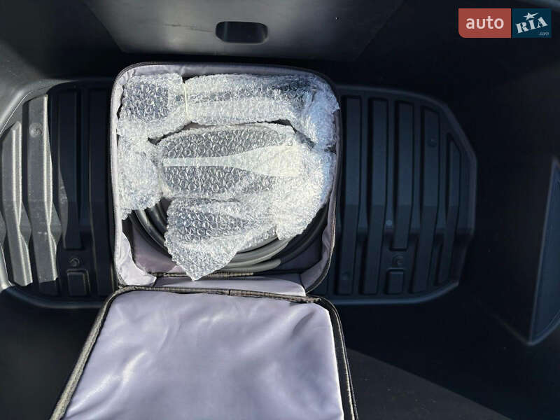 Внедорожник / Кроссовер Tesla Model Y 2022 в Ровно