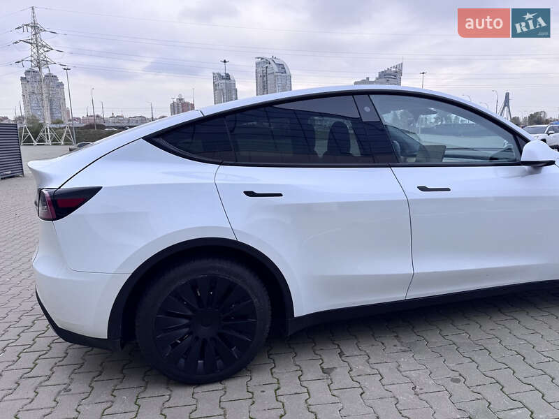 Внедорожник / Кроссовер Tesla Model Y 2023 в Киеве