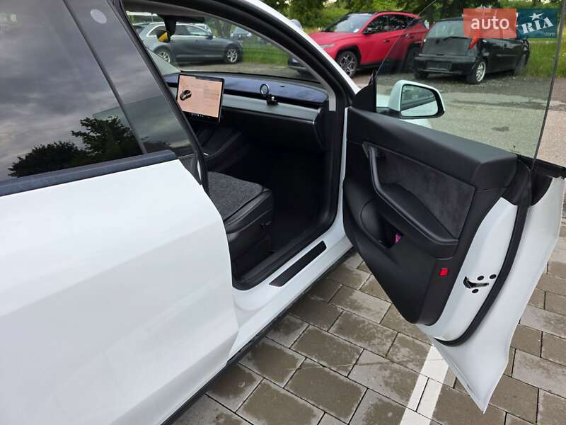 Позашляховик / Кросовер Tesla Model Y 2021 в Львові фото 6 Позашляховик / Кросовер Tesla Model Y 2021 в Львові