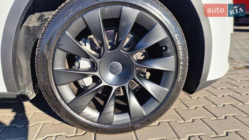 Позашляховик / Кросовер Tesla Model Y 2022 в Києві фото 8 Позашляховик / Кросовер Tesla Model Y 2022 в Києві